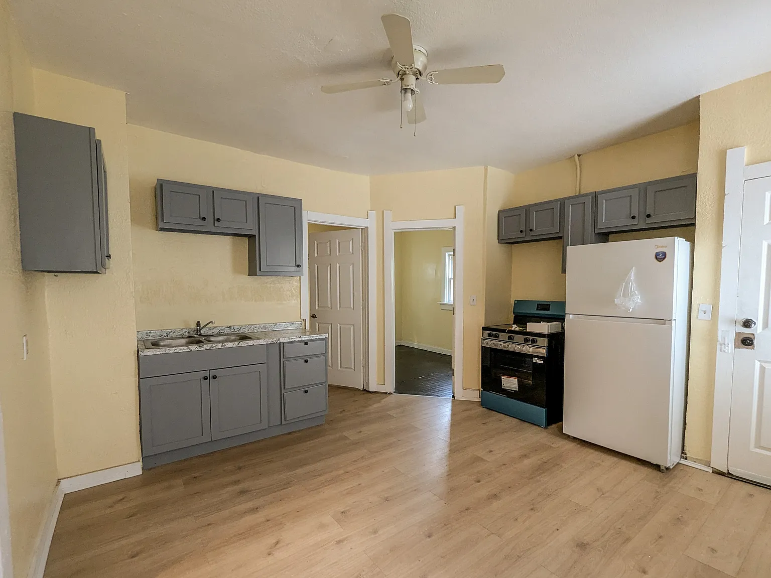 1304 West Ring Street - 1304 a west ring street — Photo 3