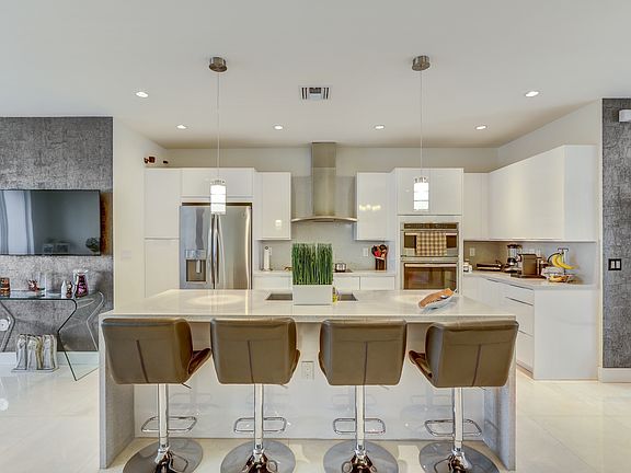 5th image of 10550 NW 63rd Ter #10550