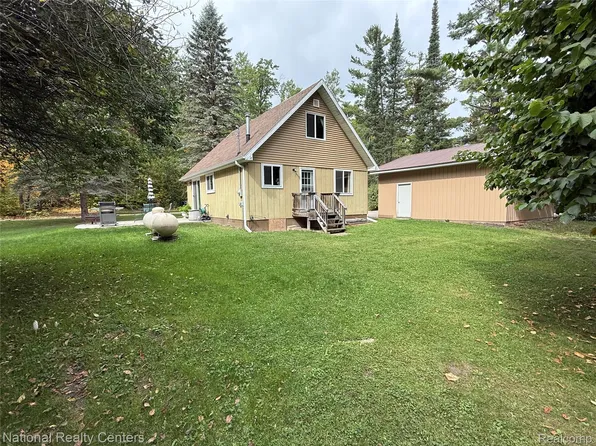 3055 E Mouch Dr, Mio, MI 48647