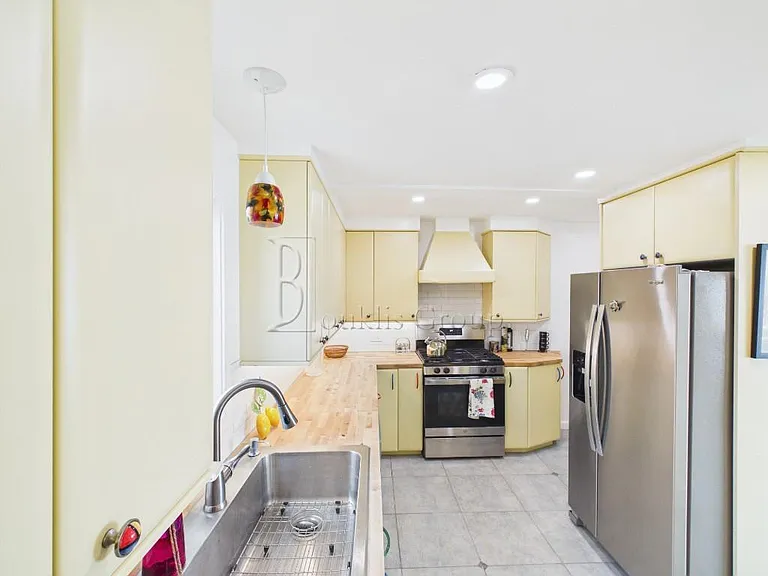 4 Cambridge Ct #1 — Photo 20