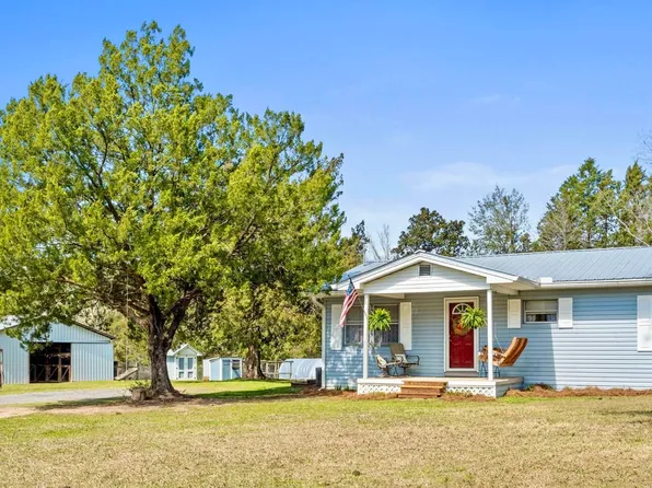 4892 Douglas Ferry Rd, Caryville, FL 32427