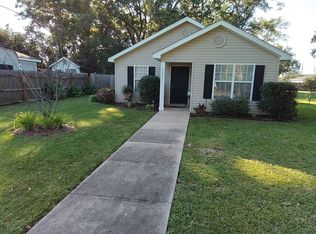 22051 Cedar St, Robertsdale, AL 36567