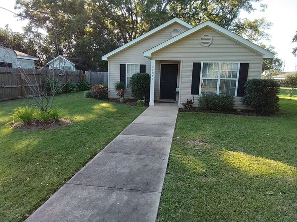 22051 Cedar St, Robertsdale, AL 36567