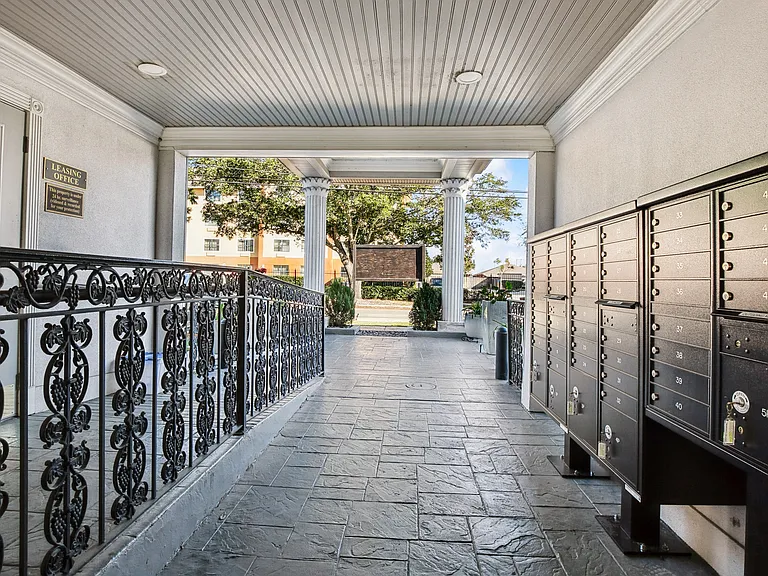 Entrance and mailboxes