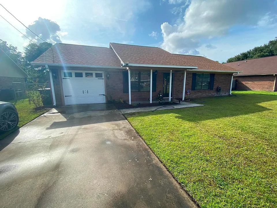 921 Wrenwood Ln