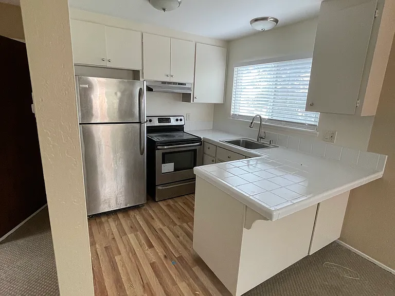 200 Byrne St #200 — Photo 3