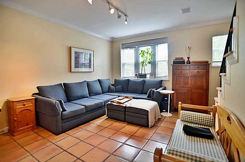2nd image of 3009 Virginia St