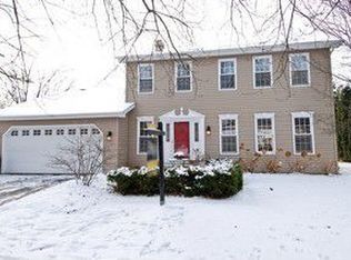 2246 Newport Ln, Geneva, IL 60134