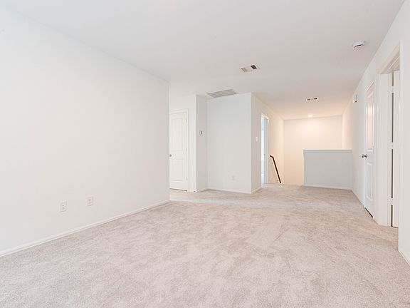 5th image of 1496 Twilight Green Dr