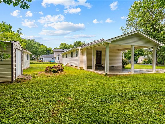 3rd image of 10 Morgan Cir