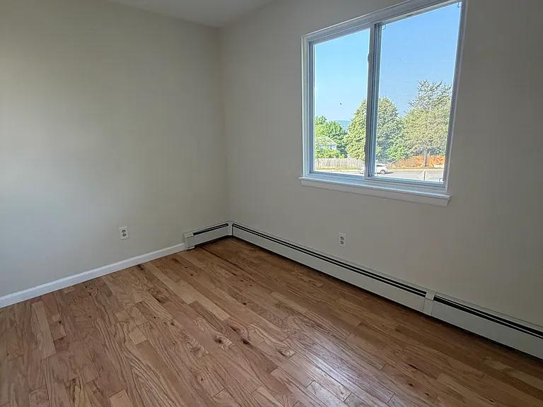 502 Harbor View Ct — Photo 16