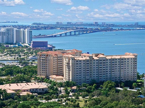 3rd image of 1301 N Tamiami Trl APT 108
