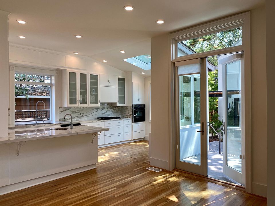 Versatile living space design