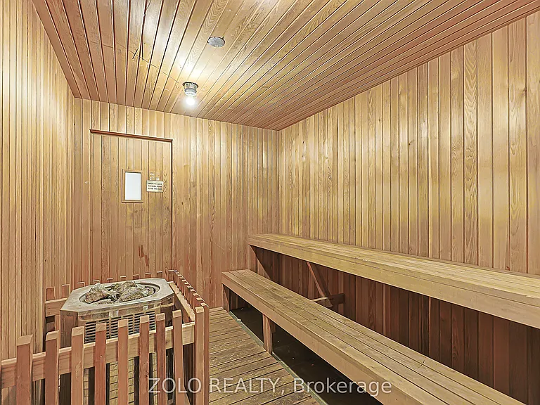 555 Yonge St #804 — Photo 22