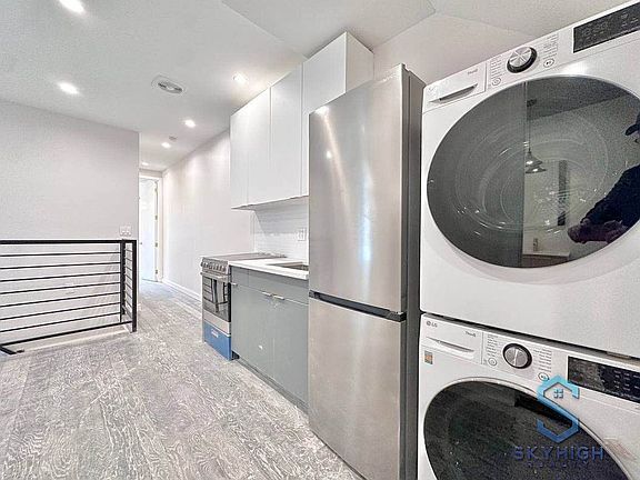 3rd image of 81 Beadel St #1L