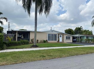 10520 SW 27th St, Miami, FL 33165