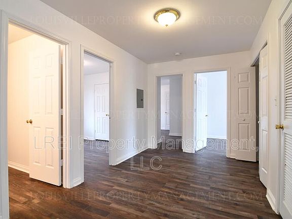 4th image of 740 Marian Village Dr