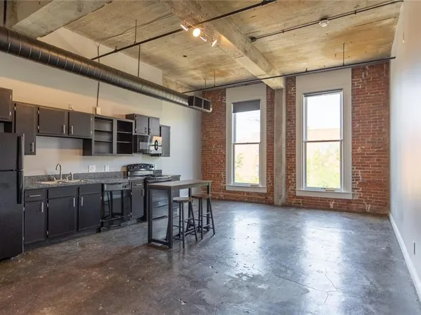 113 W 5th St APT 204, Kansas City, MO 64105