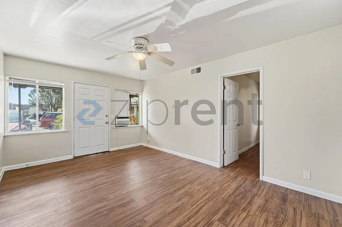 2 bed, 1100 sqft, $1,245 — Photo 4