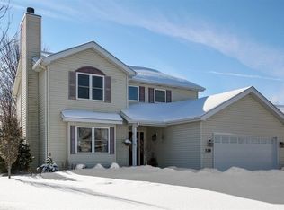 328 Verbena Ln, Woodstock, IL 60098