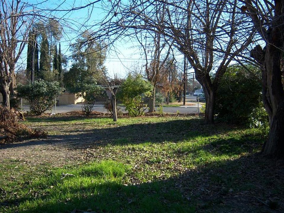 2nd image of 3082 4th St