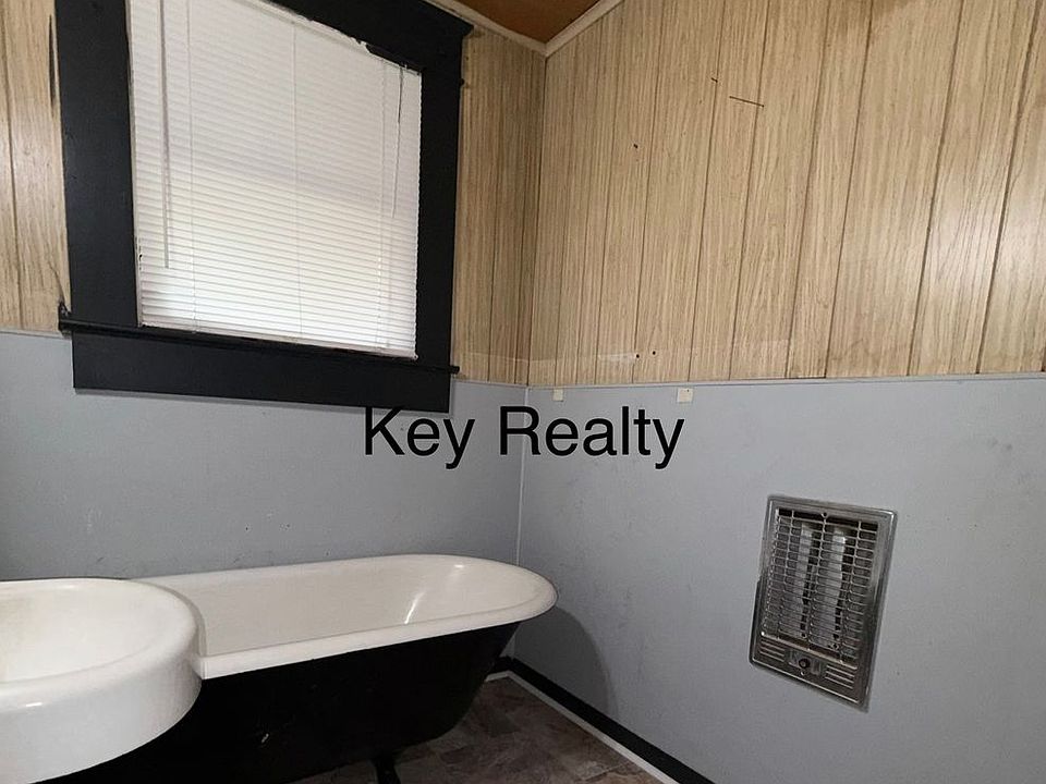 2nd image of 1005 Edenborne St