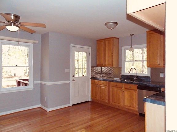 5th image of 3465 Woods Way