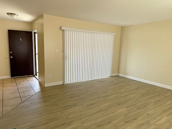 5th image of 455 Gaviota Ave APT 4