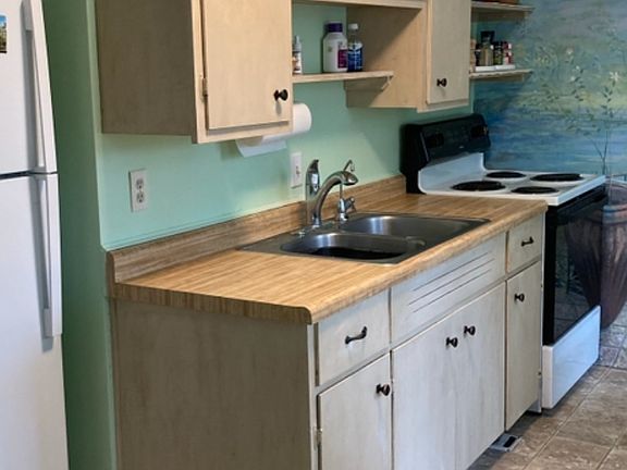 4th image of W57N510 Hilbert Ave #510