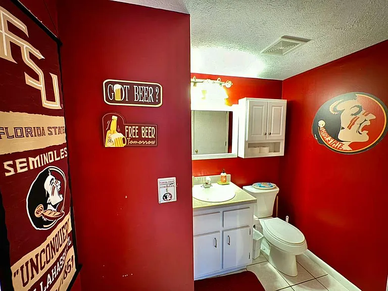 20486 The Granada #7 — Photo 29