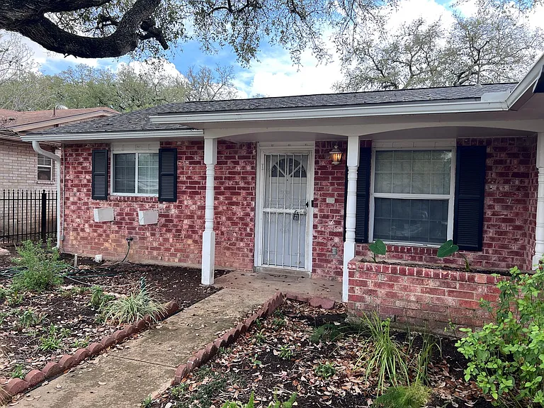 6234 Pancho Villa Dr — Photo 2