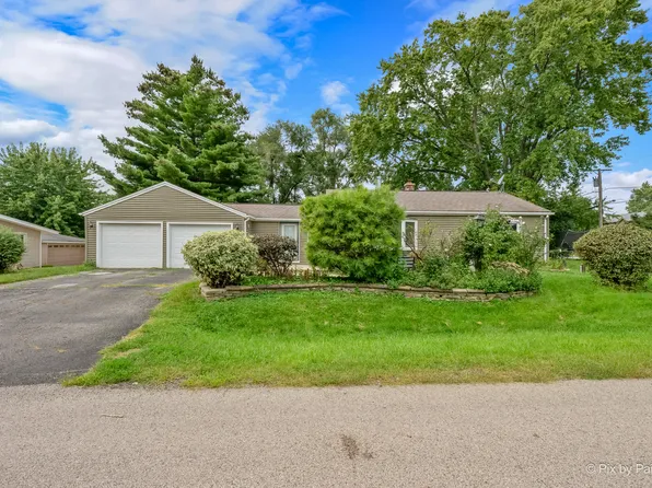 6301 Robert Rd, Cary, IL 60013