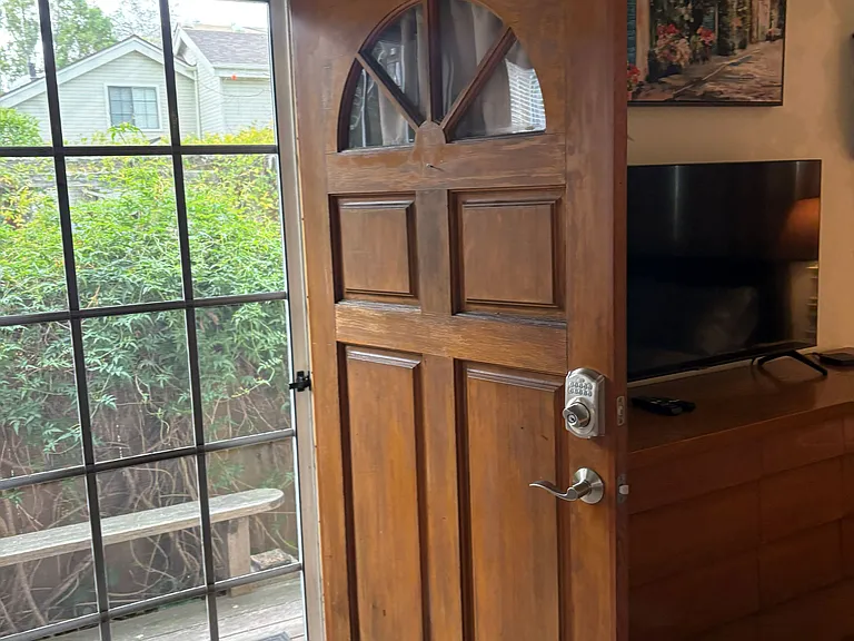 1047 Islay St — Photo 11