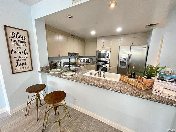 2nd image of 850 E Ocean Blvd Unit 202