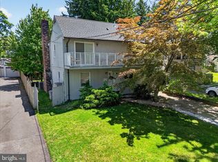 208 Renfrew Ave, Trenton, NJ 08618