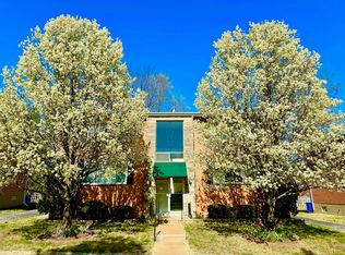 1-4252 Fatima Dr, Saint Louis, MO 63123