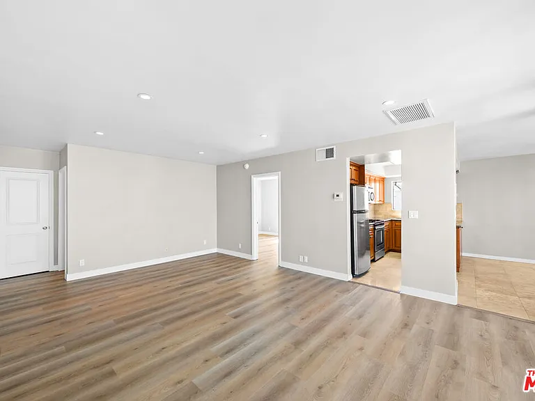 8638 Cashio St #8 — Photo 4