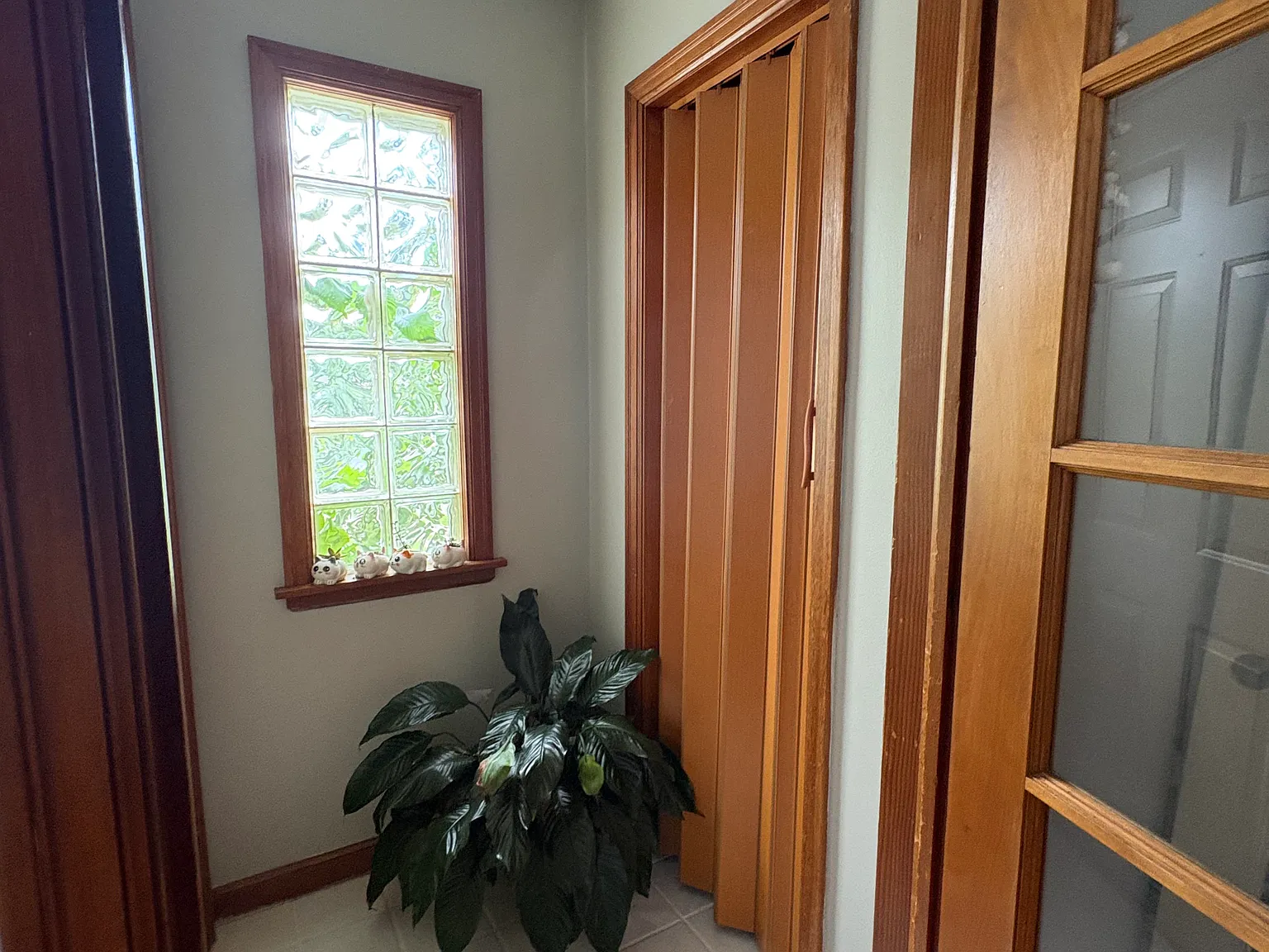 2 bed, 1054 sqft, $1,500 — Photo 2