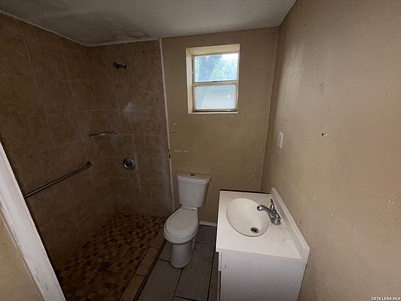 2nd image of 423 N SAN IGNACIO AVE
