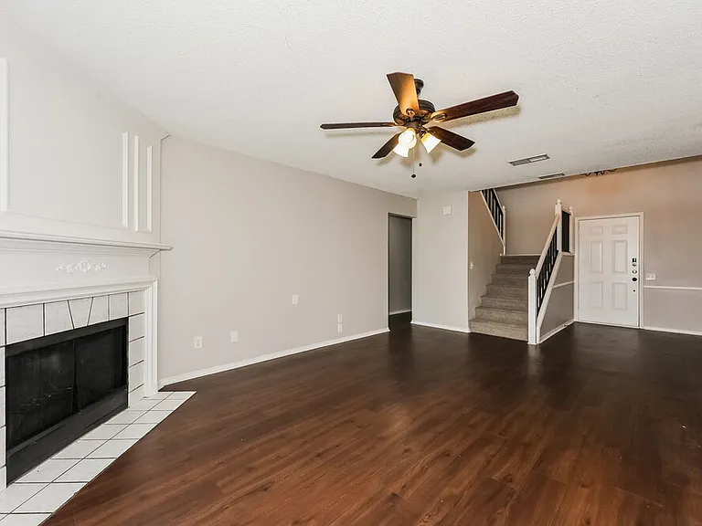 3229 Kathy Ln — Photo 4