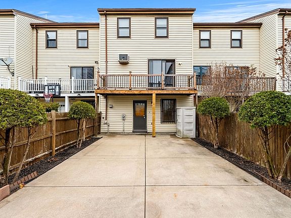 2nd image of 34 Whitby St #34