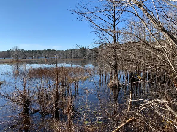 944 Hunt Dr, Huger, SC 29450
