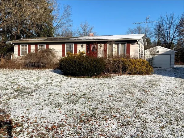 15628 W Akron Canfield Rd, Berlin Center, OH 44401