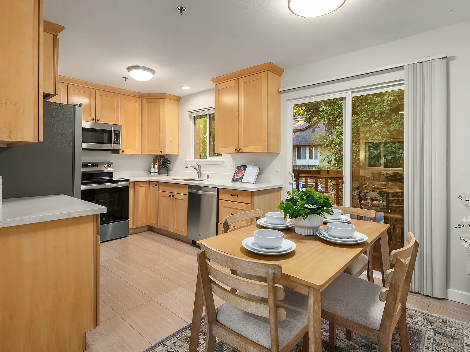 2 bed, 950 sqft, $2,750 — Photo 4