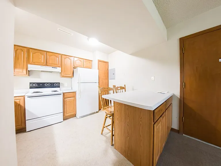 Raceway Park Apartments — Photo 3