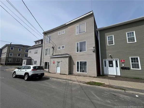 89 Adelaide St, Saint John, NB E2K 1W6
