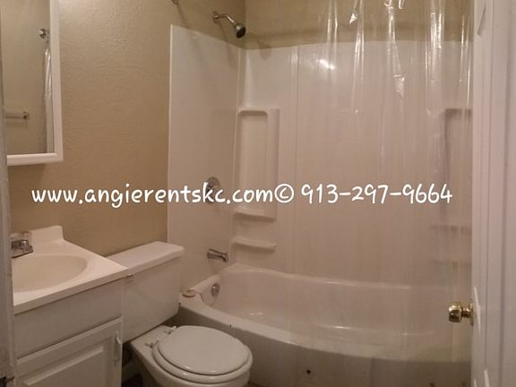 3rd image of 5218 Wabash Ave