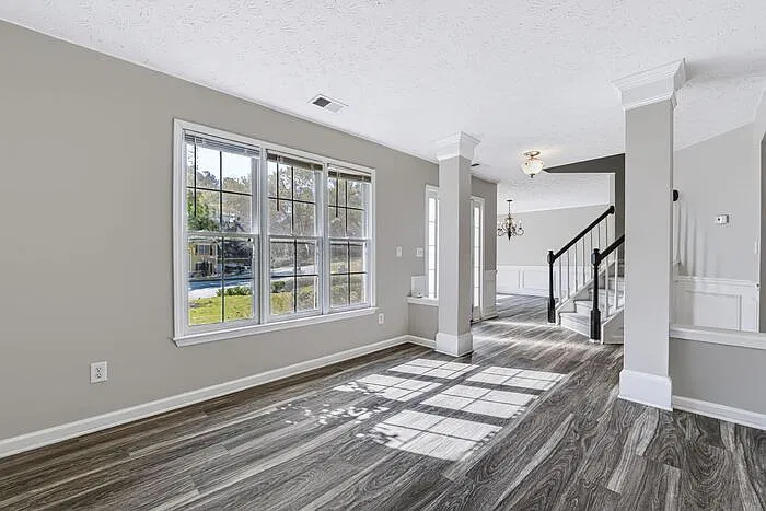 4 bed, 2.5 bath, 2278 sqft, $2,445 — Photo 4