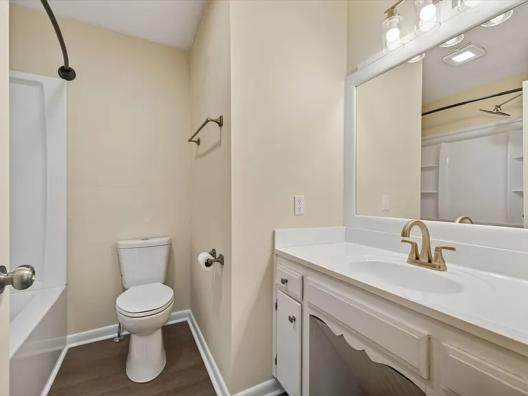 37 Hillsboro Rd — Photo 29