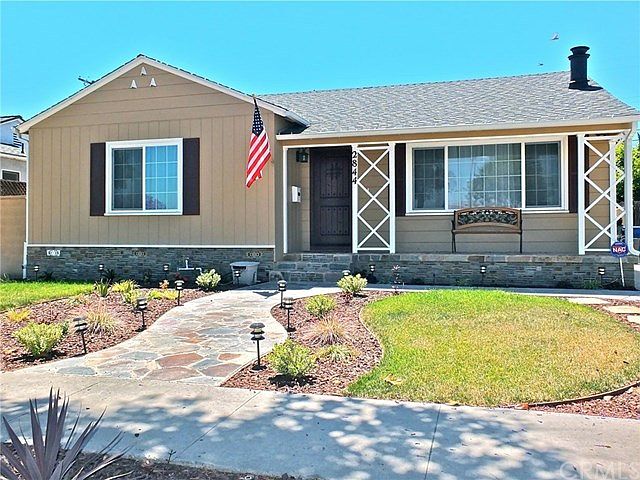 Beautiful curb appeal!